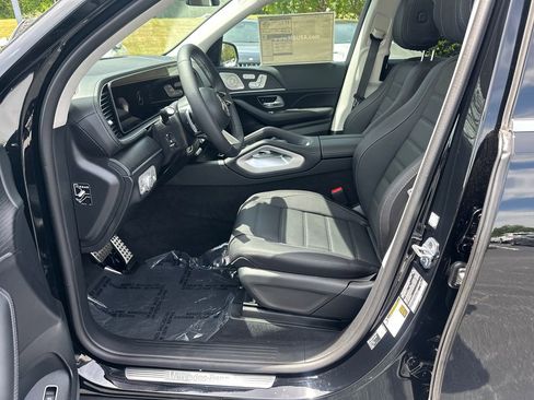 New 2026 Mercedes-Benz GLS 450 4MATIC image 9