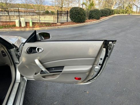 Used 2006 Nissan 350Z Touring image 34