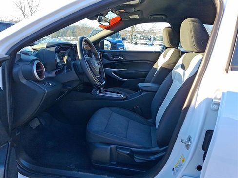 Certified 2024 Chevrolet Trax RS w/ Driver Confidence Package image 17