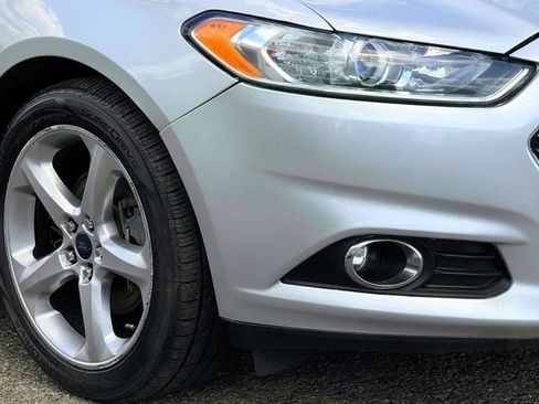 Used 2016 Ford Fusion SE AWD/4WD image 9