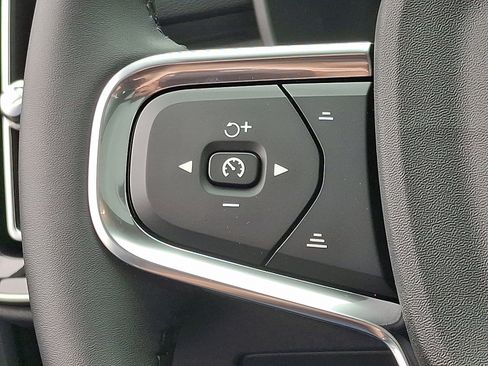 New 2025 Volvo XC40 B5 Plus w/ Protection Package Premier image 14