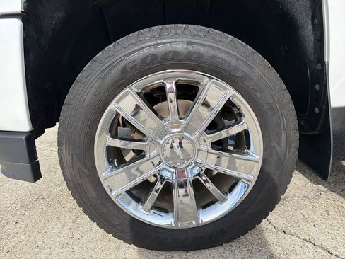 Used 2018 Chevrolet Silverado 1500 High Country AWD/4WD image 25