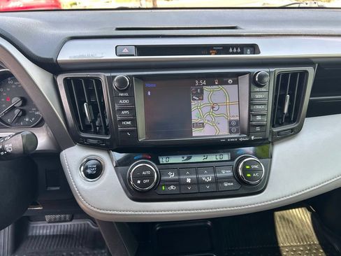 Used 2018 Toyota RAV4 XLE FWD image 19