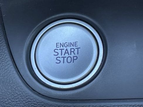 Used 2024 Hyundai Elantra SEL w/ Convenience Package FWD image 21