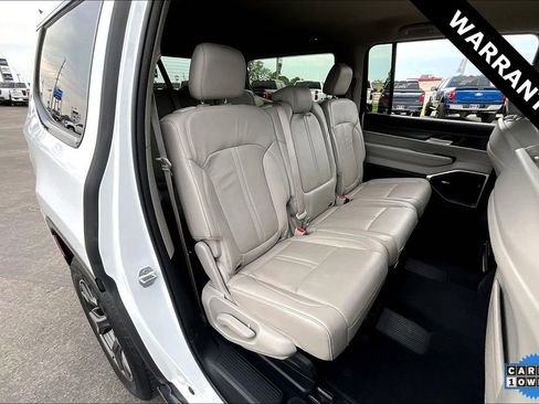 Used 2023 Jeep Wagoneer Series III w/ Preferred Equipment Group image 24