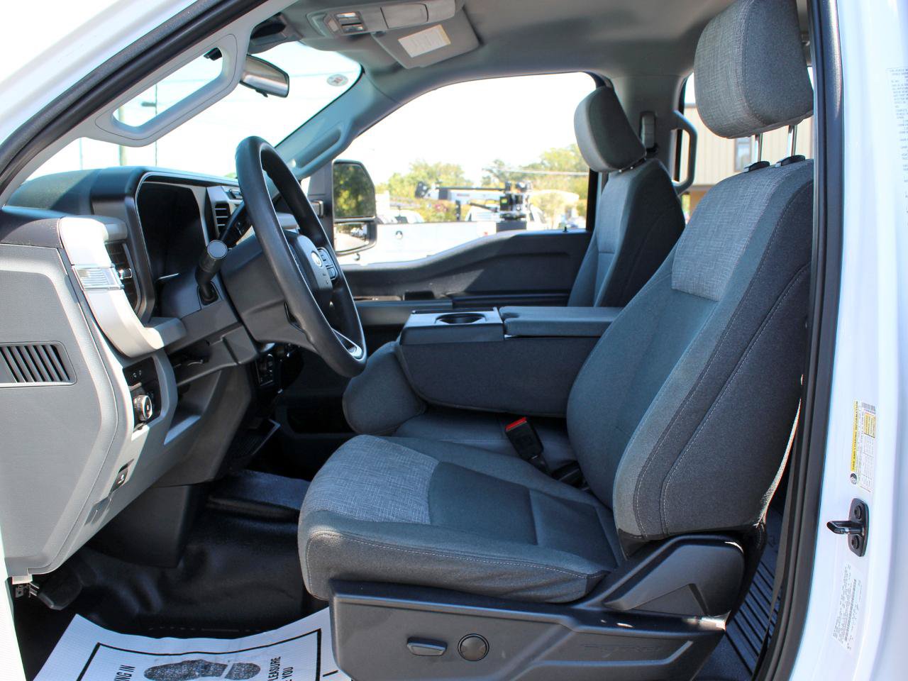 Used 2024 Ford F350 XLT w/ FX4 Off-Road Package AWD/4WD image 23