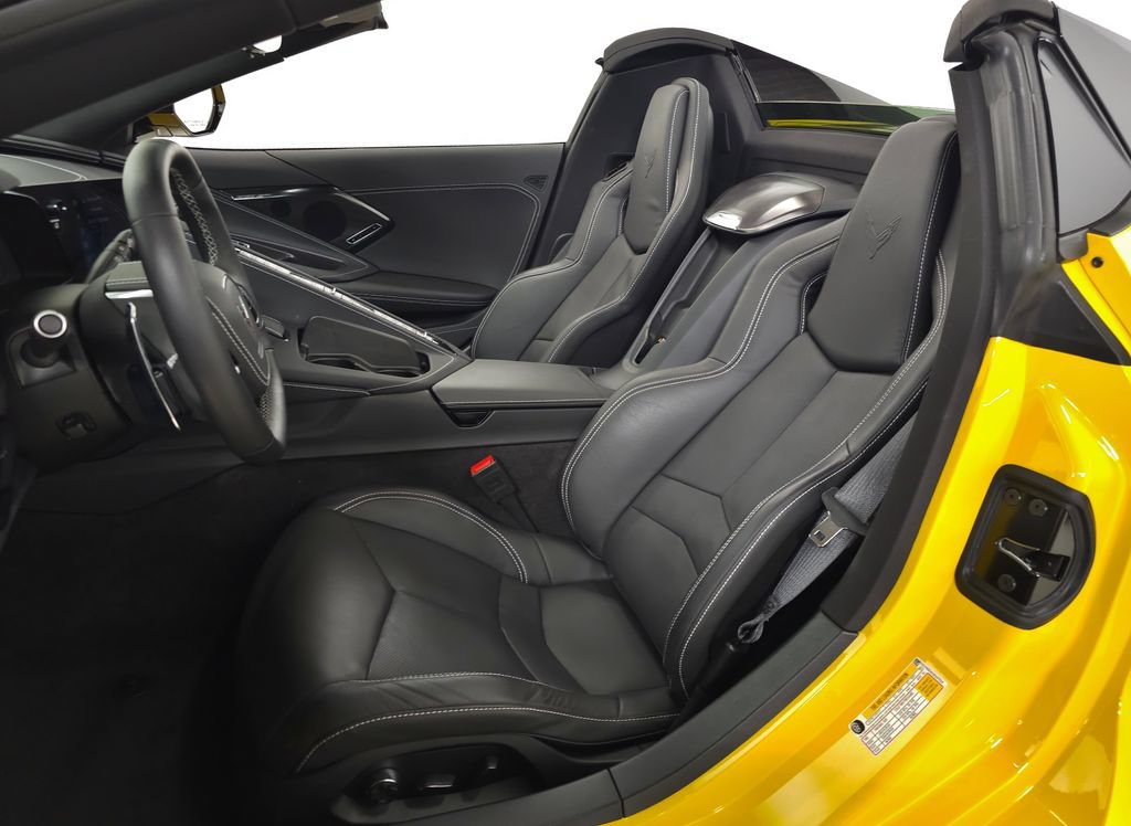 Used 2025 Chevrolet Corvette Stingray Preferred Conv w/ Stealth Interior Trim Package RWD image 18