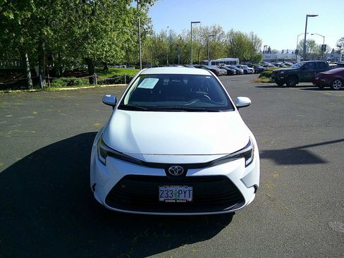 Used 2024 Toyota Corolla LE FWD image 8