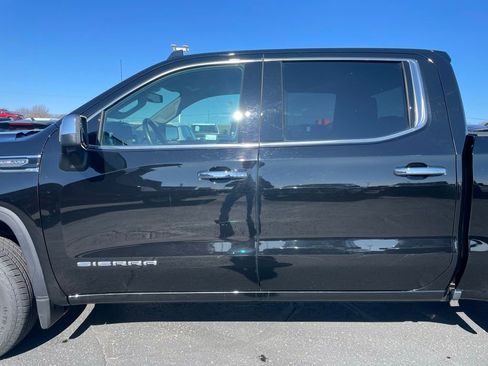 Used 2025 GMC Sierra 1500 SLT image 36