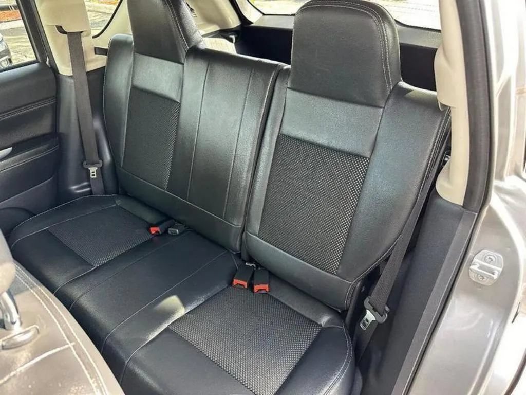 Used 2016 Jeep Compass Latitude FWD image 22
