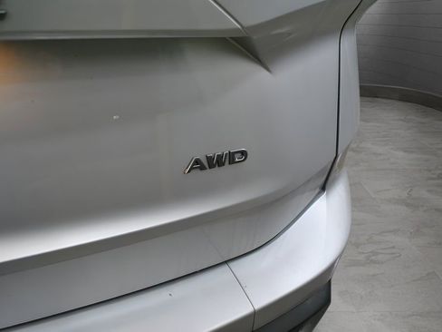 Used 2025 Nissan Rogue SV image 7