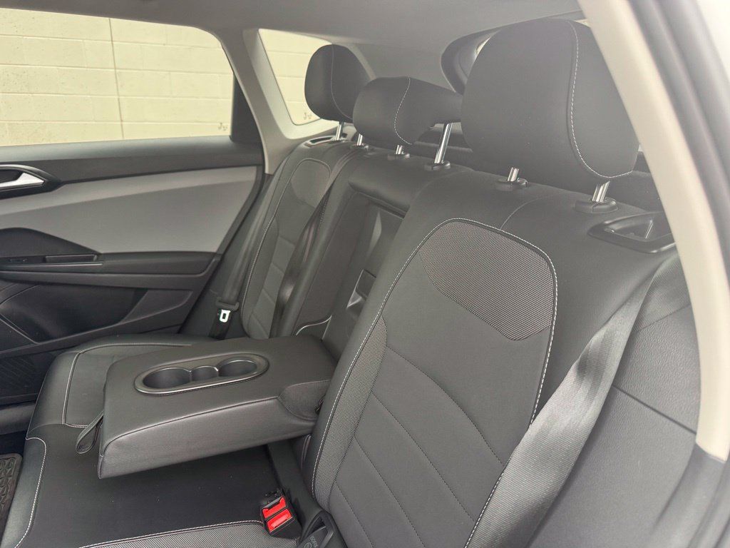 Used 2022 Volkswagen Taos SE w/ IQ.Drive SE Package FWD image 23