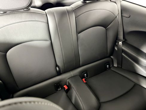 Used 2019 MINI Cooper 2-Door Hardtop image 36