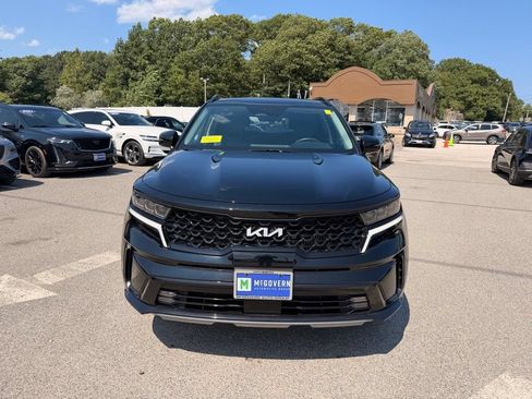 Used 2023 Kia Sorento SX AWD/4WD image 3