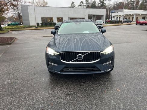 Used 2022 Volvo XC60 B5 Momentum w/ Protection Package Premier image 8