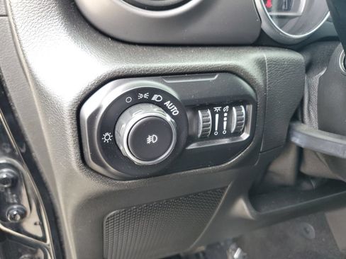 Used 2021 Jeep Wrangler Unlimited Sport AWD/4WD image 11