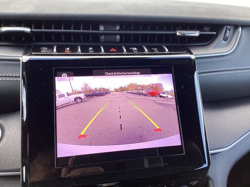 New 2025 Jeep Grand Cherokee L Laredo image 16