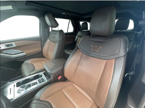 Used 2021 Ford Explorer King Ranch w/ Premium Technology Package RWD image 19