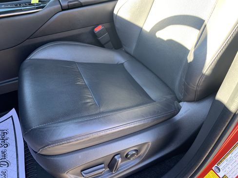 Used 2023 Toyota Crown image 14