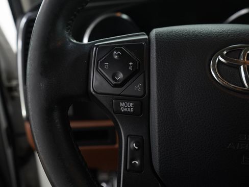 Used 2019 Toyota Sequoia Platinum AWD/4WD image 34