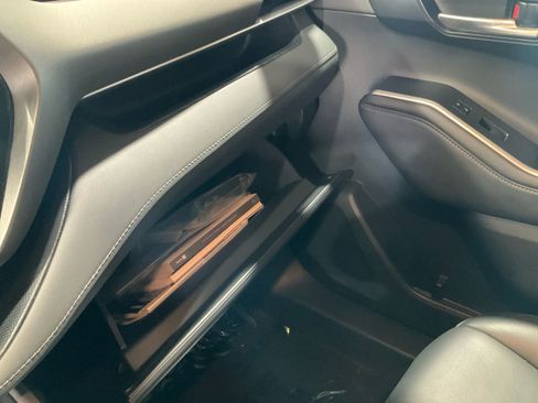 Used 2023 Toyota Highlander XLE image 31