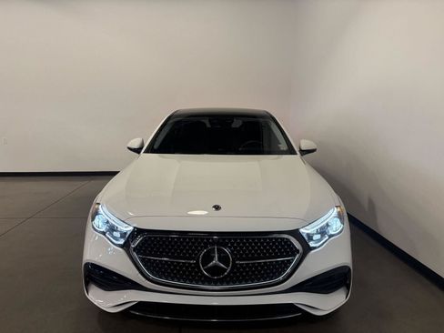 Used 2025 Mercedes-Benz E 350 4MATIC Sedan image 4