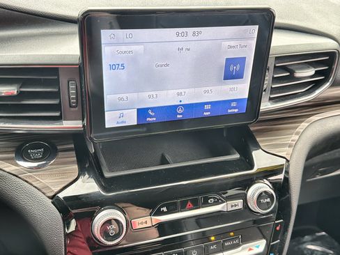 Used 2022 Ford Explorer Limited w/ Equipment Group 301A RWD image 16