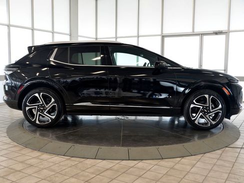 Certified 2025 Chevrolet Equinox EV LT w/ Convenience Package II image 9