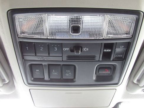 Used 2023 Toyota 4Runner Limited AWD/4WD image 28