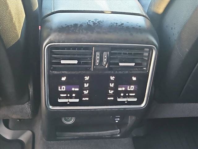 Used 2021 Porsche Cayenne AWD/4WD image 18