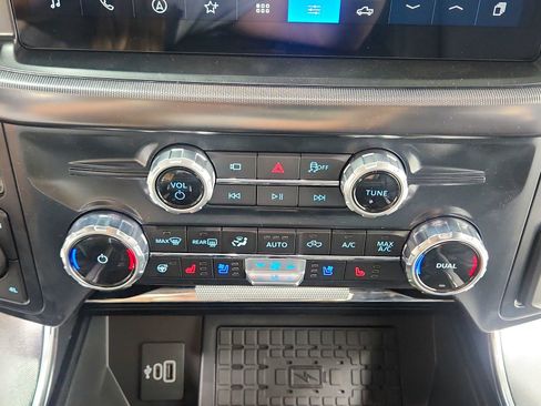 New 2025 Ford F150 Platinum w/ Equipment Group 702A High image 36