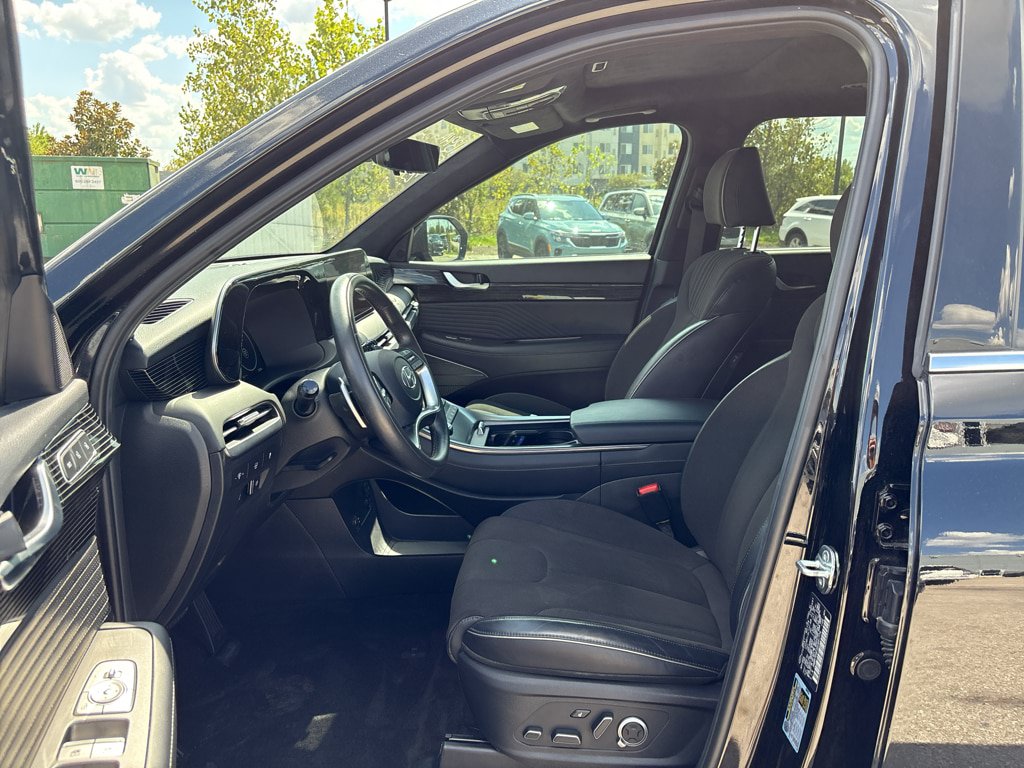 Used 2025 Hyundai Palisade Calligraphy AWD/4WD image 17