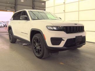 Used 2025 Jeep Grand Cherokee Altitude video 1