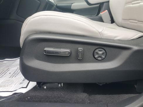 Used 2019 Honda CR-V Touring image 23
