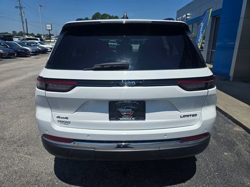 Used 2023 Jeep Grand Cherokee Limited AWD/4WD image 4