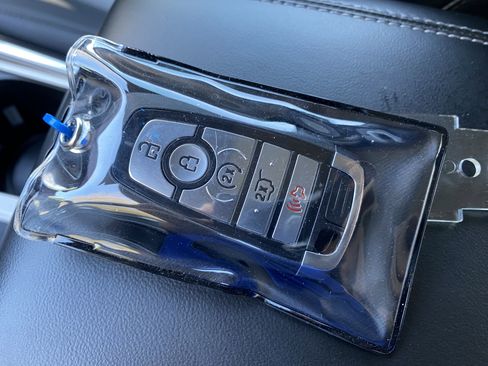 Used 2023 Ford Explorer XLT w/ Equipment Group 202A image 39