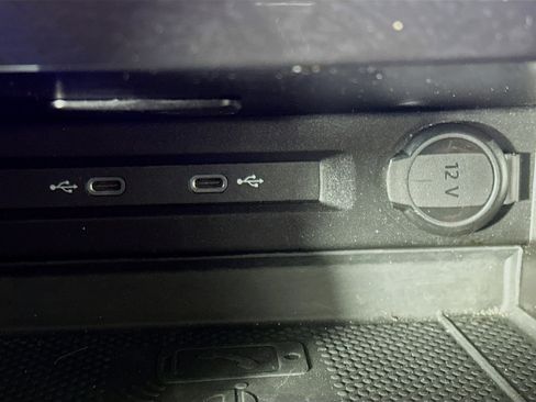 Used 2024 Volkswagen Tiguan SE image 26