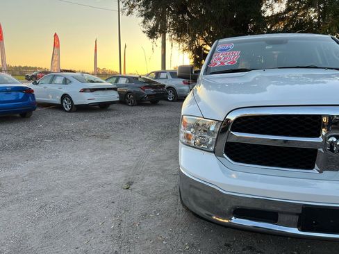 Used 2024 RAM 1500 Classic SLT AWD/4WD image 9