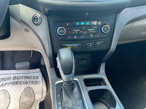 Used 2019 Ford Escape SE FWD image 20
