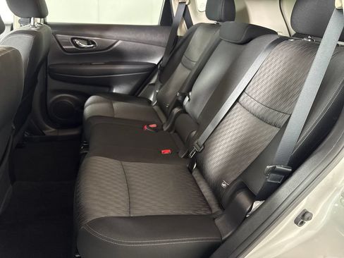 Used 2020 Nissan Rogue SV w/ Sun & Sound Touring Package FWD image 13