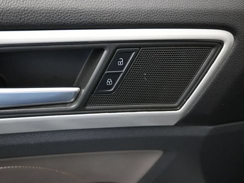Used 2022 Volkswagen Atlas Cross Sport SE FWD image 16