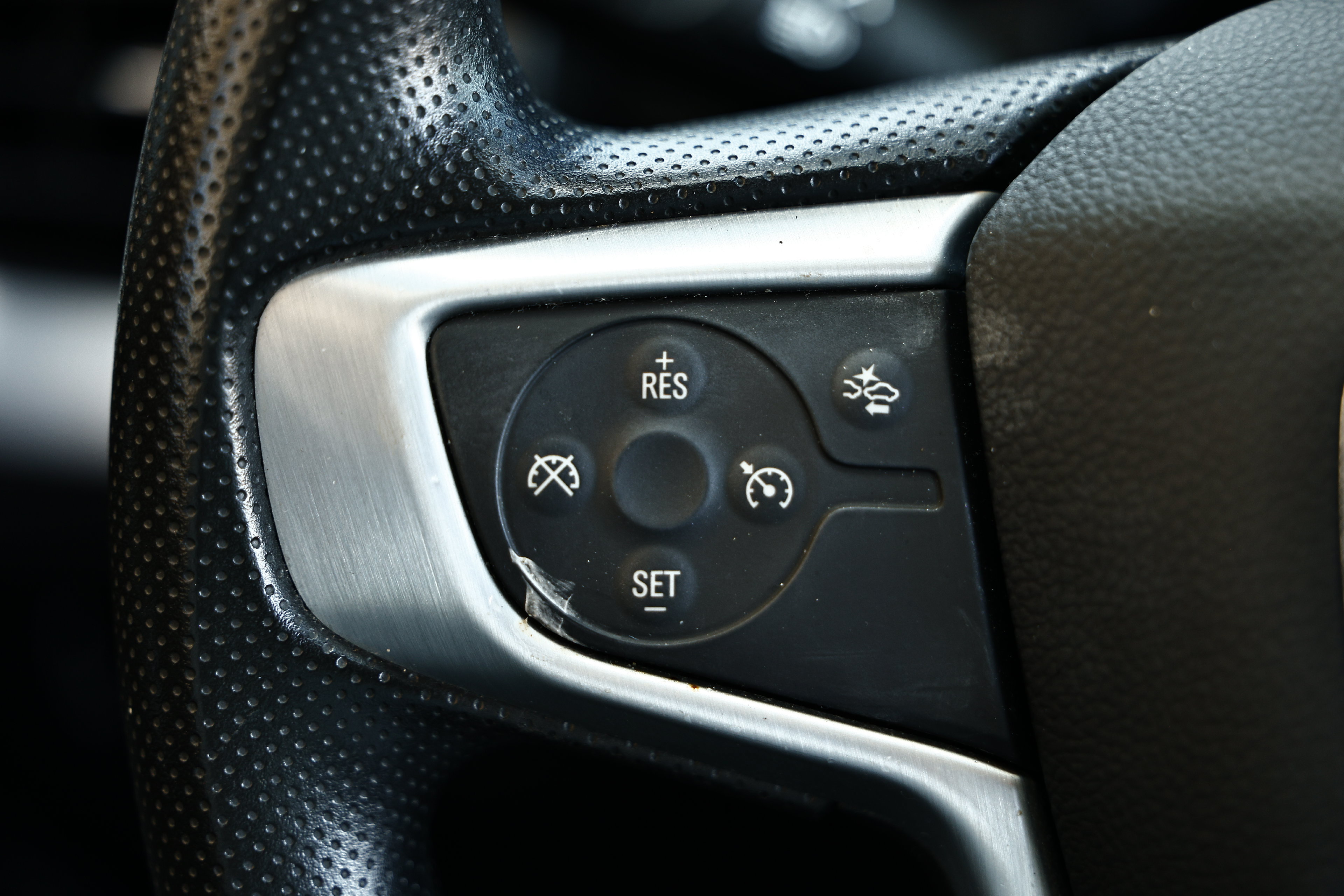Used 2024 GMC Terrain SLE AWD/4WD image 31
