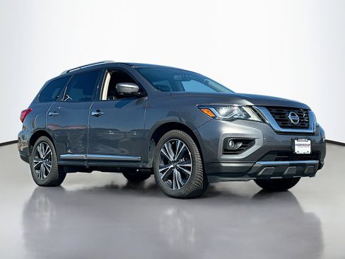 Used 2018 Nissan Pathfinder Platinum image 1