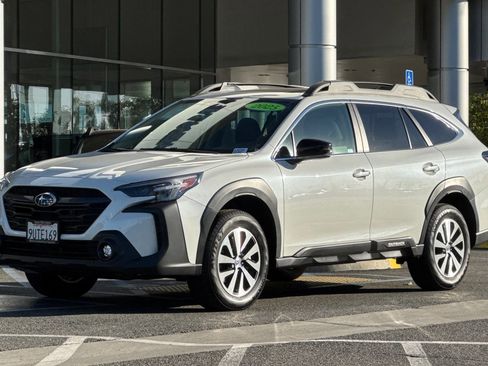 Used 2025 Subaru Outback Premium image 10