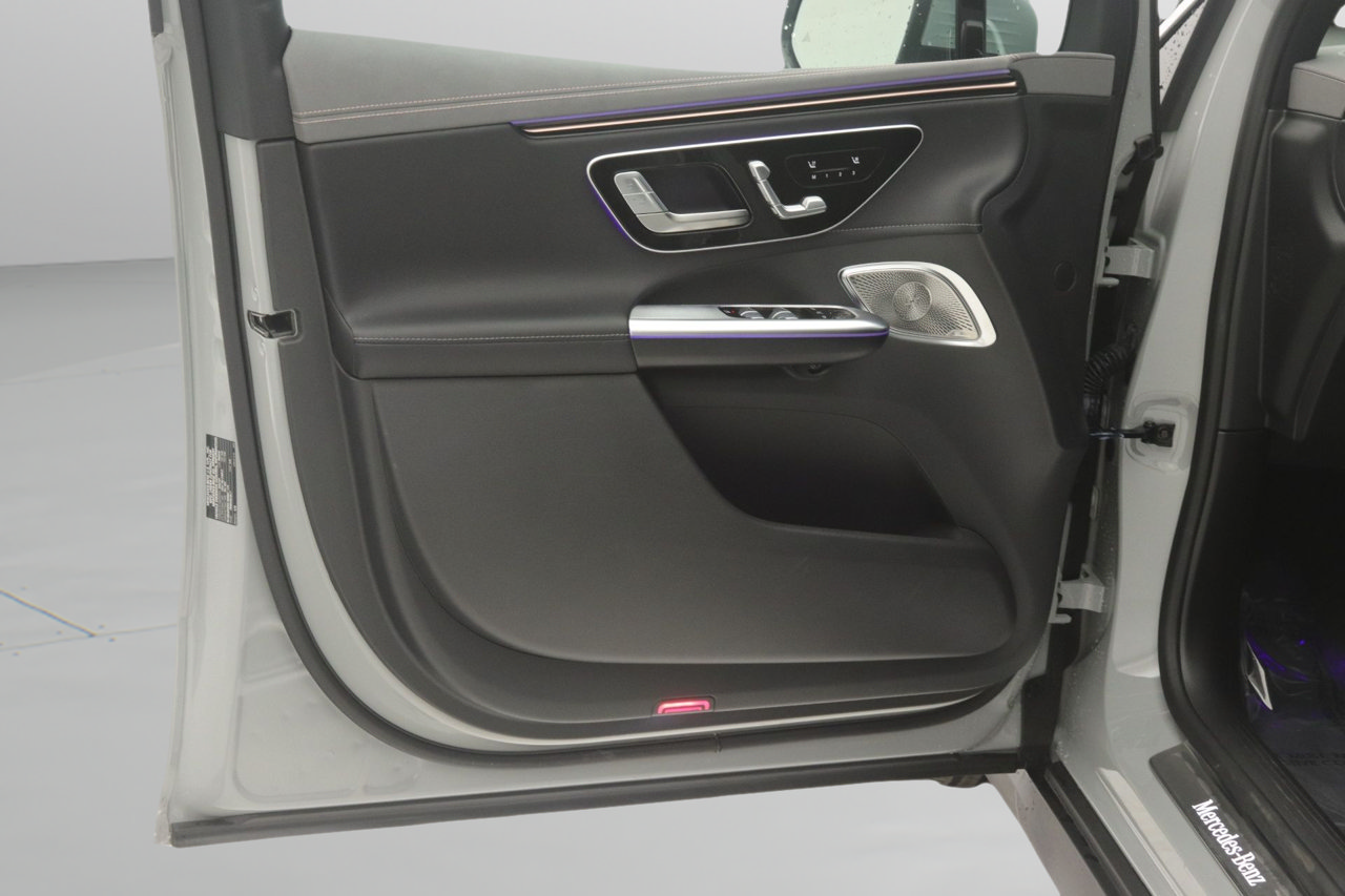 Certified 2023 Mercedes-Benz EQE 500 4MATIC SUV image 17
