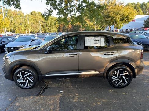 New 2026 Nissan Kicks SV image 4