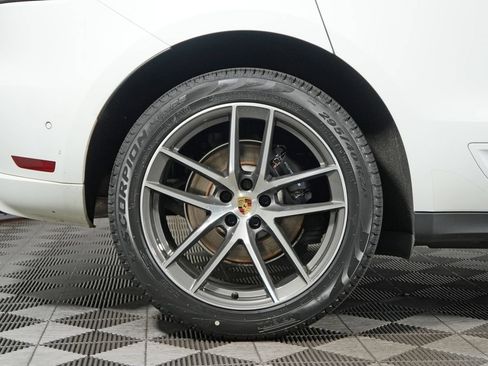 Certified 2023 Porsche Macan AWD/4WD image 15