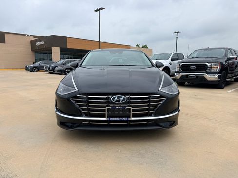 Used 2022 Hyundai Sonata SE w/ Cargo Package FWD image 2