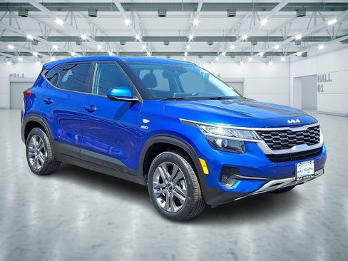 Certified 2023 Kia Seltos LX AWD/4WD image 1
