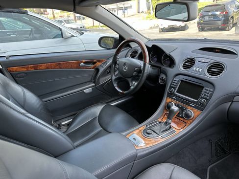 Used 2008 Mercedes-Benz SL 550 image 7